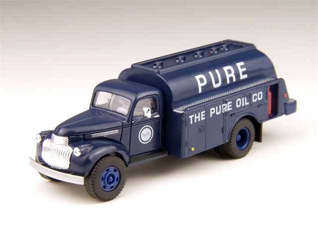 Classic Metal Works Pure Oil - 1941-1946 Chevy Tank Truck