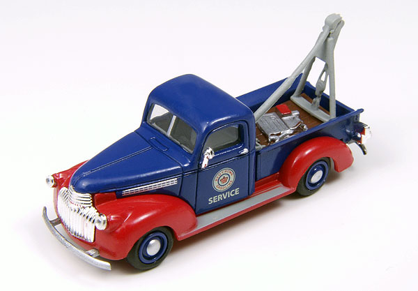 Classic Metal Works Red Crown Gasoline - 1941 Chevy Wrecker Tow Truck ( HO Scale )