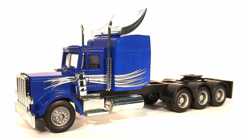 Herpa Peterbilt, Blue W/Multi-Use Chassis  ( 1:87 Scale )