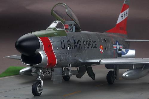 KITTY HAWK MODEL North American F-86D Sabre Dog