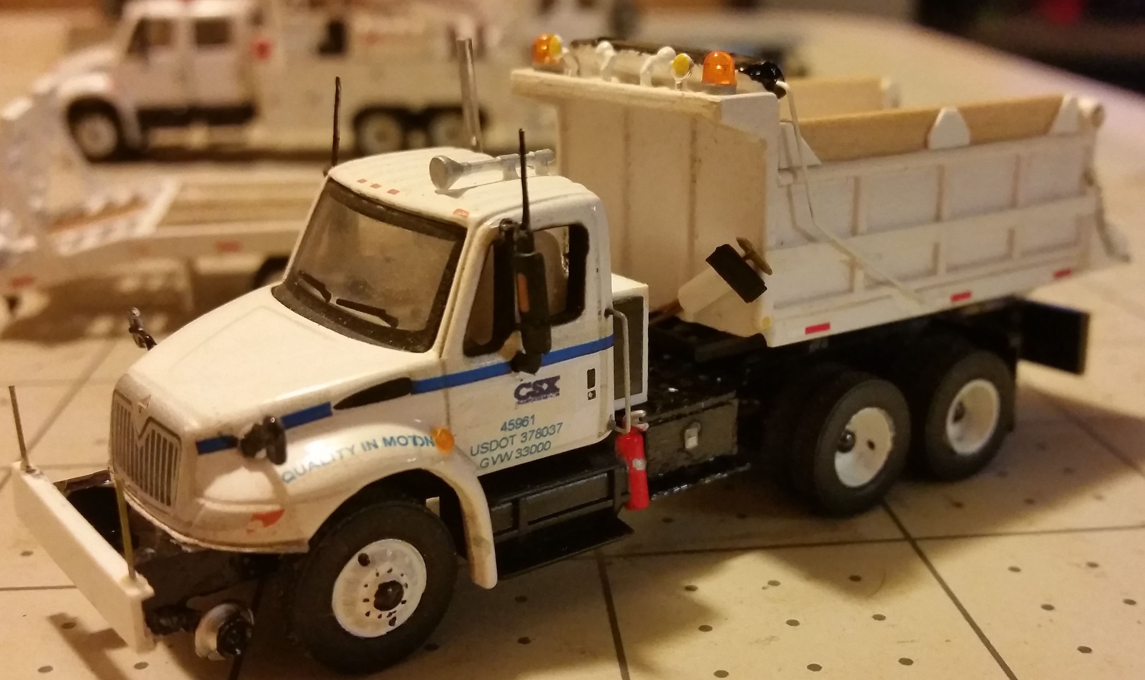 Lacy HO Custom CSX Swivel Dump Truck