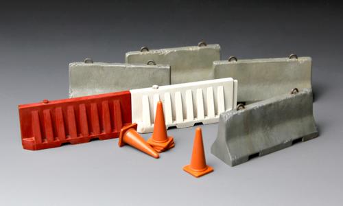 MENG Concrete & Plastic Barrier Set 