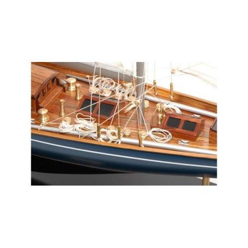 PREMIERSHIPMODELSPIC1velshedamodelyachtsuperiorrange.jpg