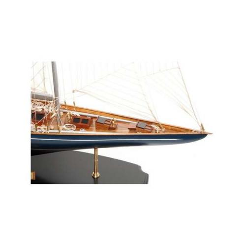 PREMIERSHIPMODELSPIC4velshedamodelyachtsuperiorrange.jpg