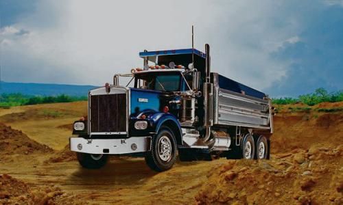 REVELL GERMANY Kenworth Dump Truck Plastic Model Kit