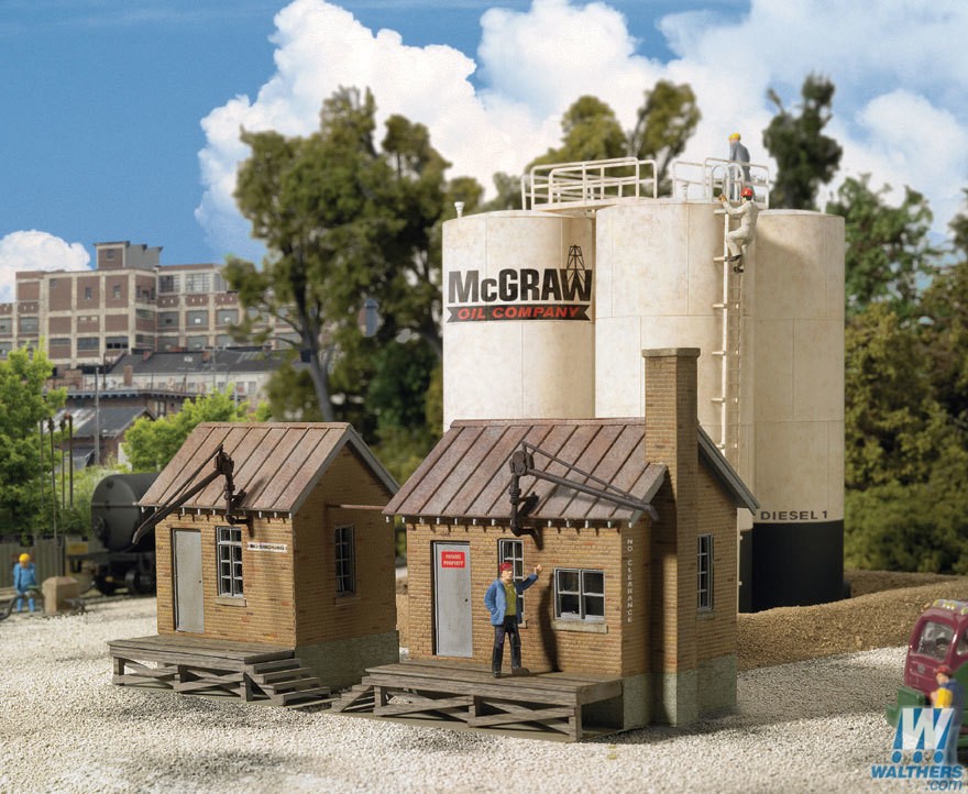 Walthers McGraw Oil Company Kit HO Scale