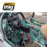 AMMOMIGCOCKPITS7435PIC2.JPG