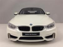 MINTMODELBMWM3ZM030PIC2.JPG